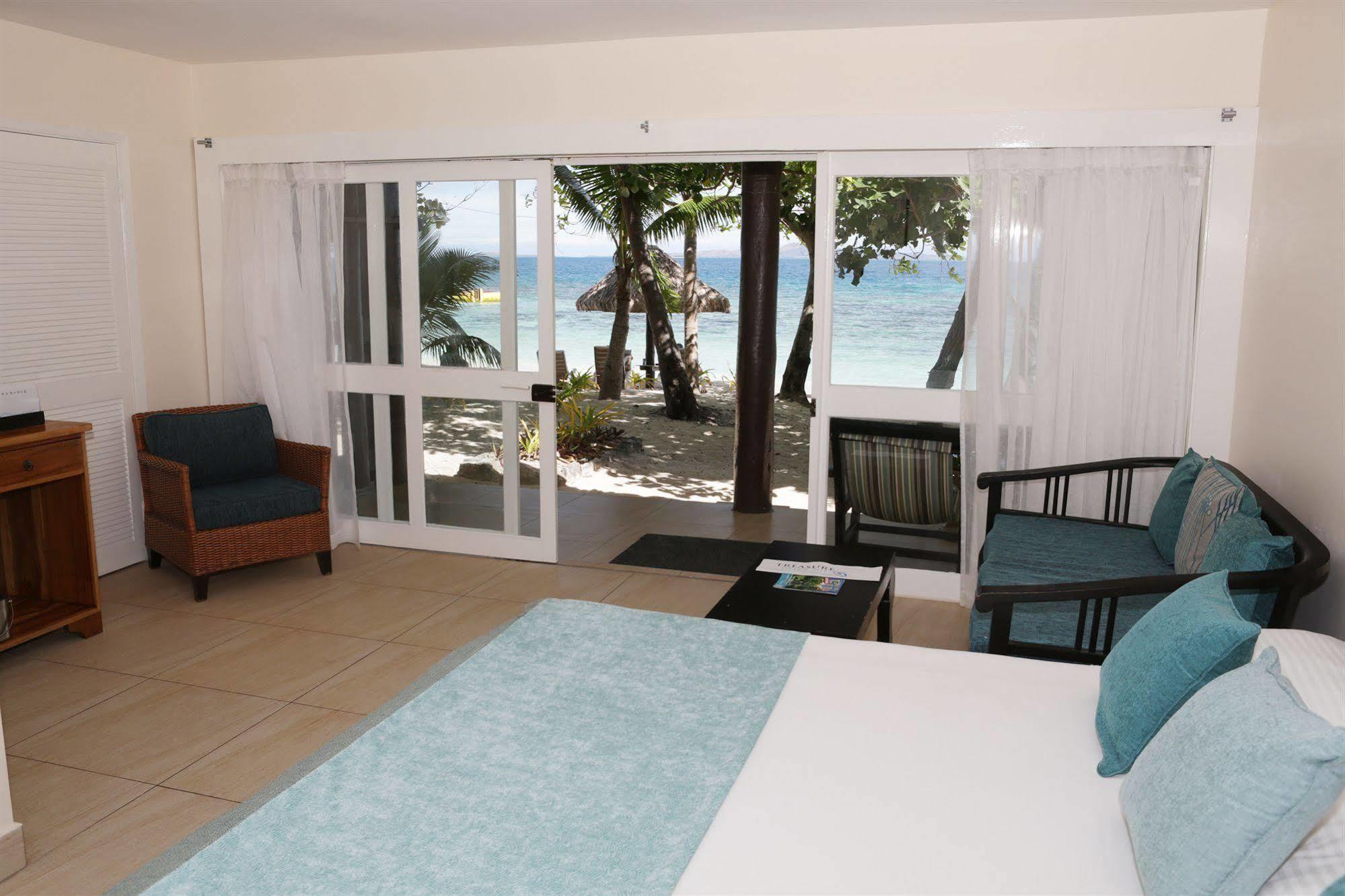 Fiji 4* Treasure Island