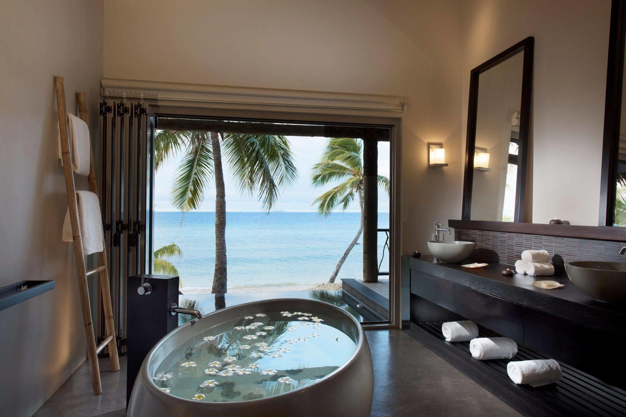Tadrai Island Resort 5*