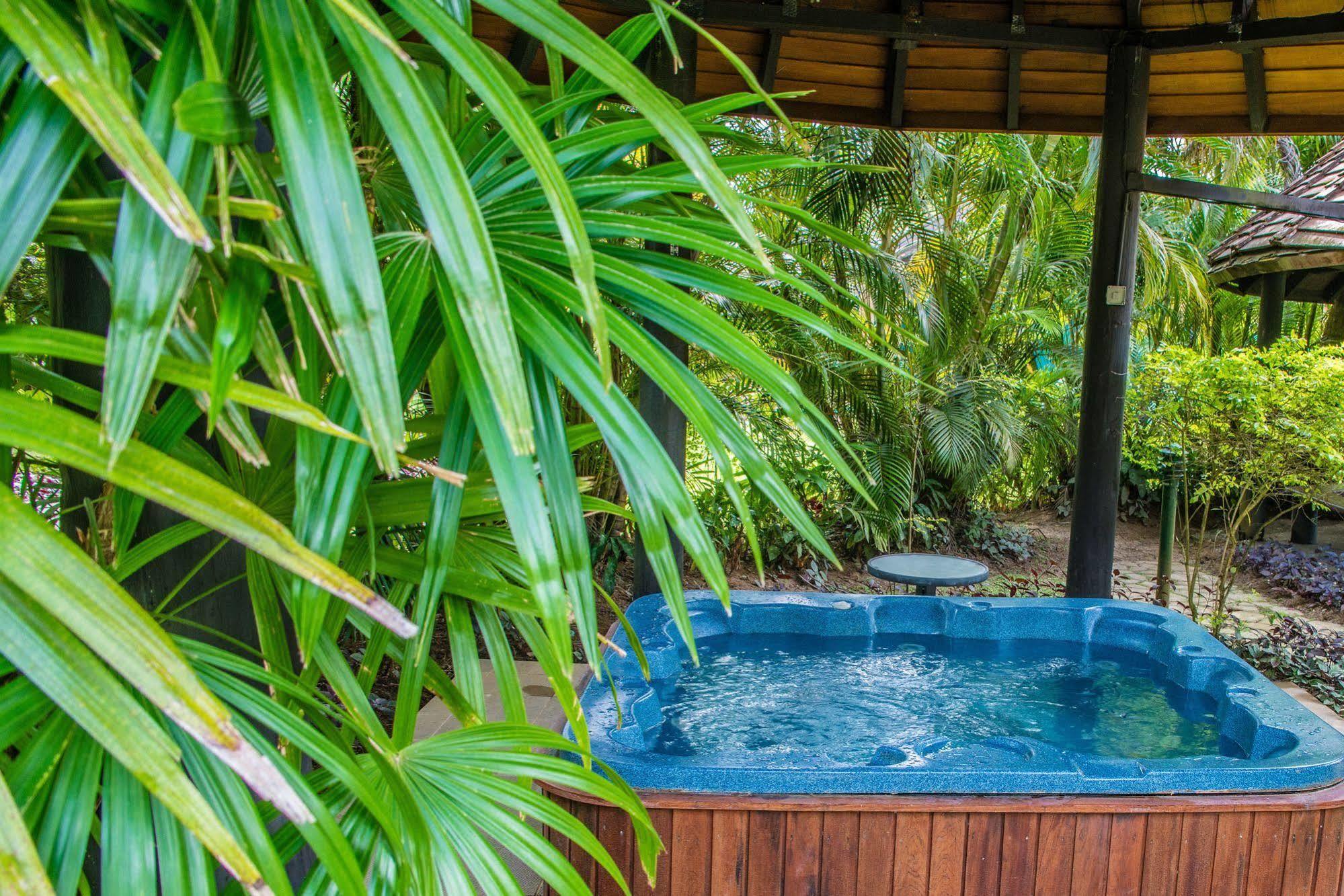 Ultiqa Fiji Palms Beach Resort 3*