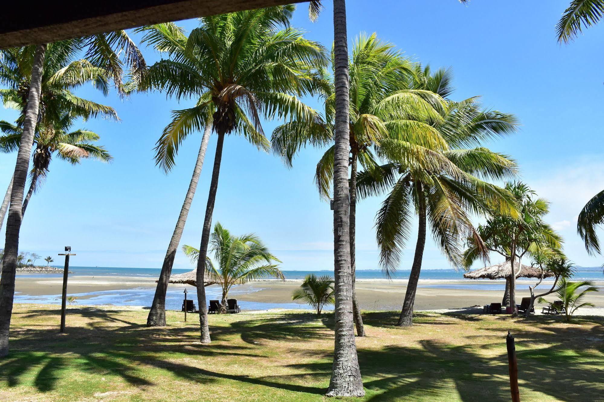 Club Fiji Resort 3*