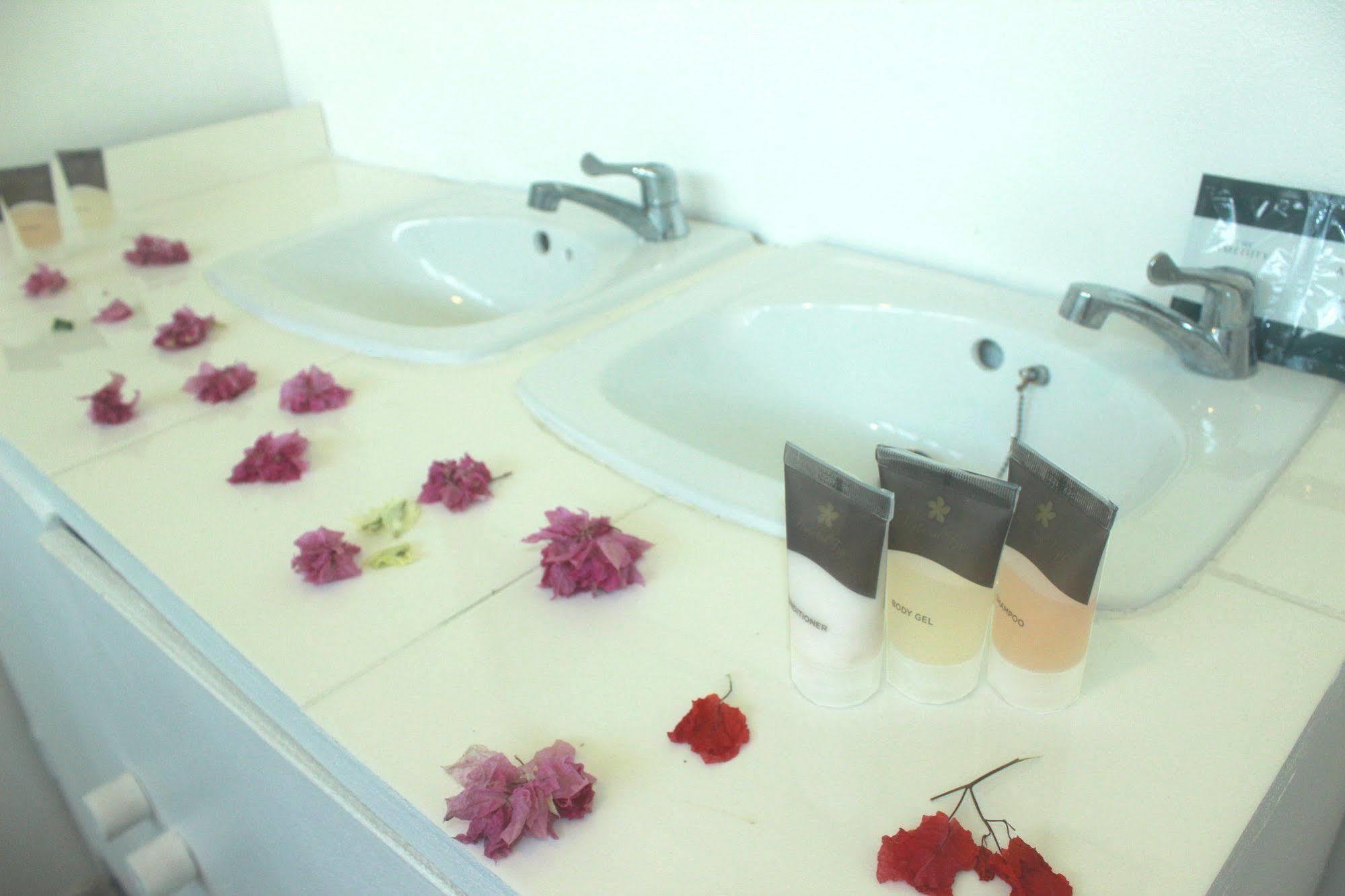 Coral Lagoon Fiji Hotel 2*