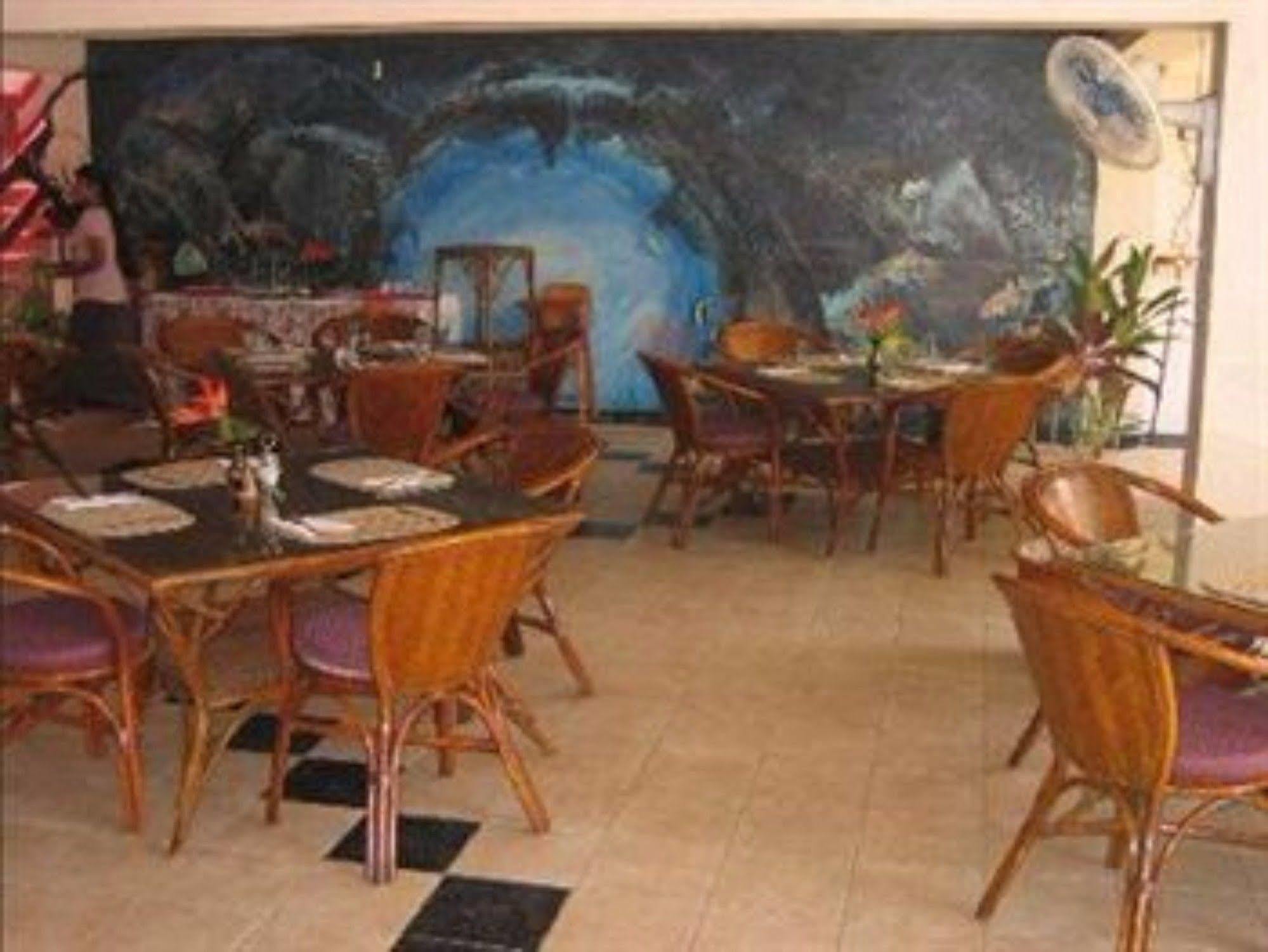 Hotel Capricorn International 2*