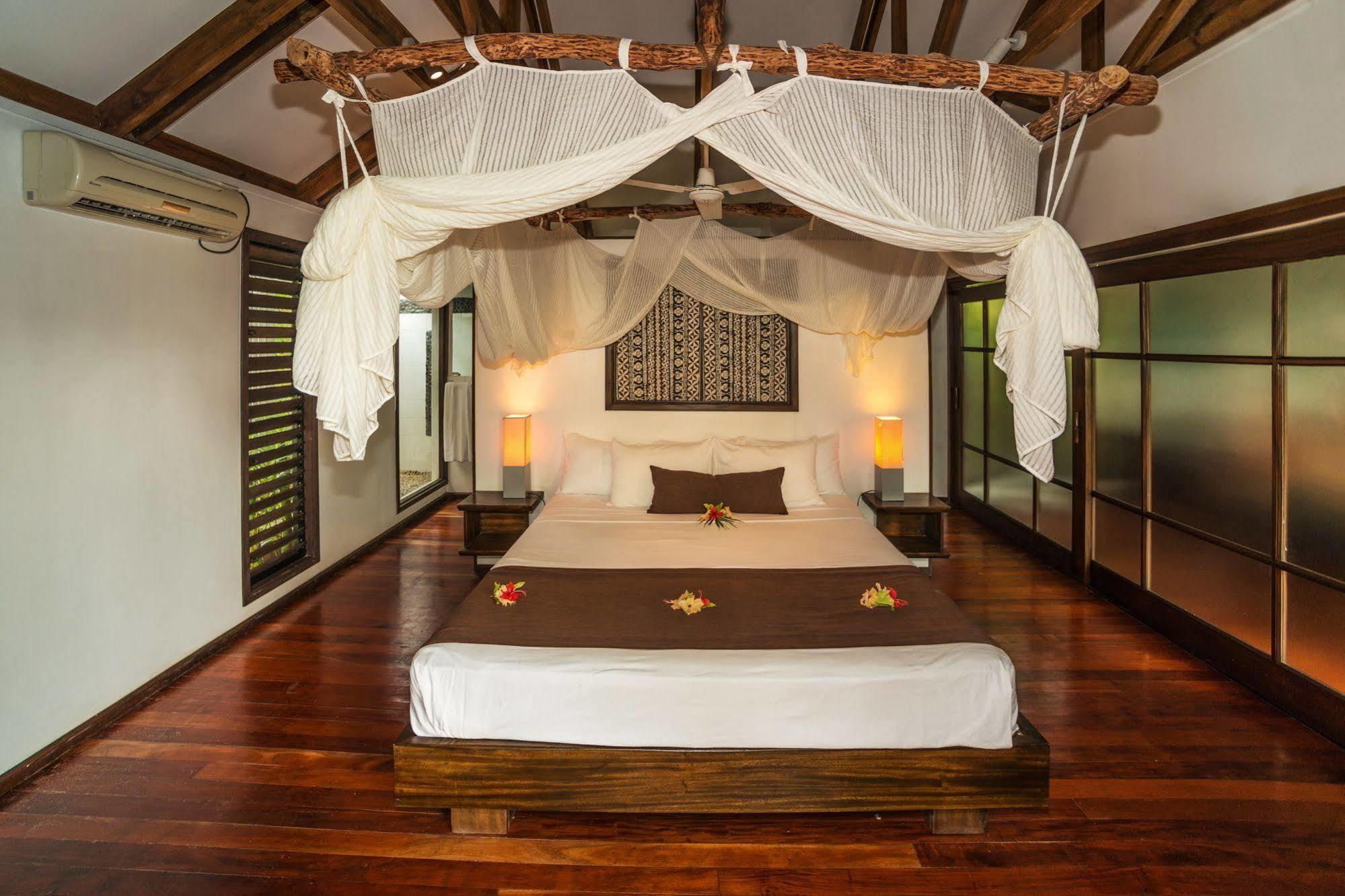 Resort Wananavu