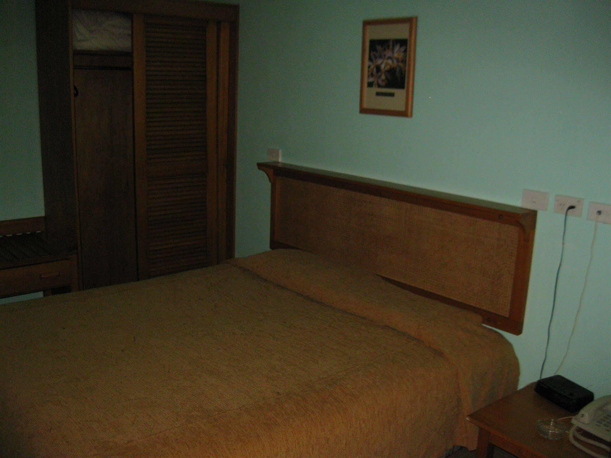Oasis Hotel