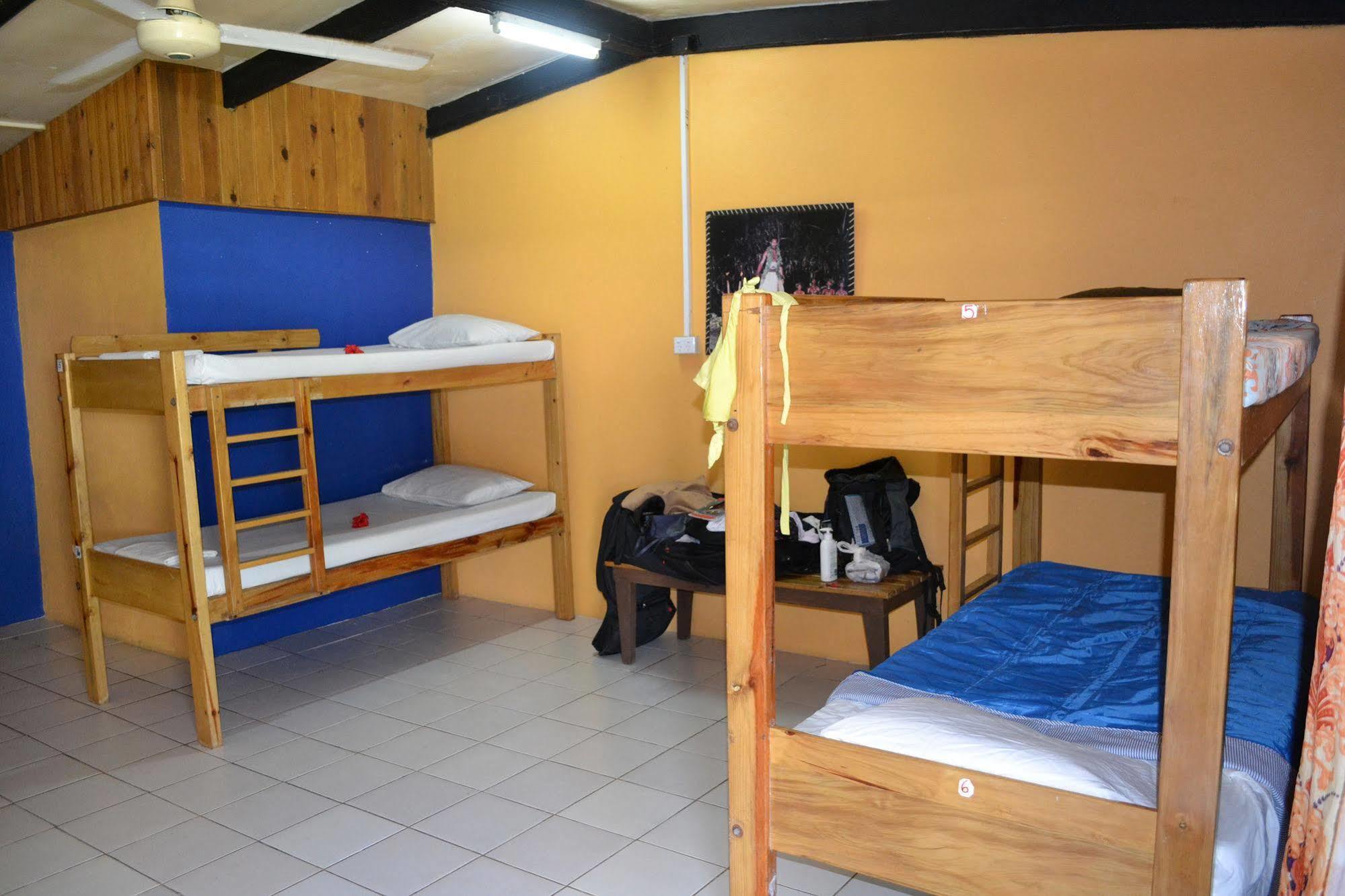 Resort Ratu Kini Backpackers & Dive