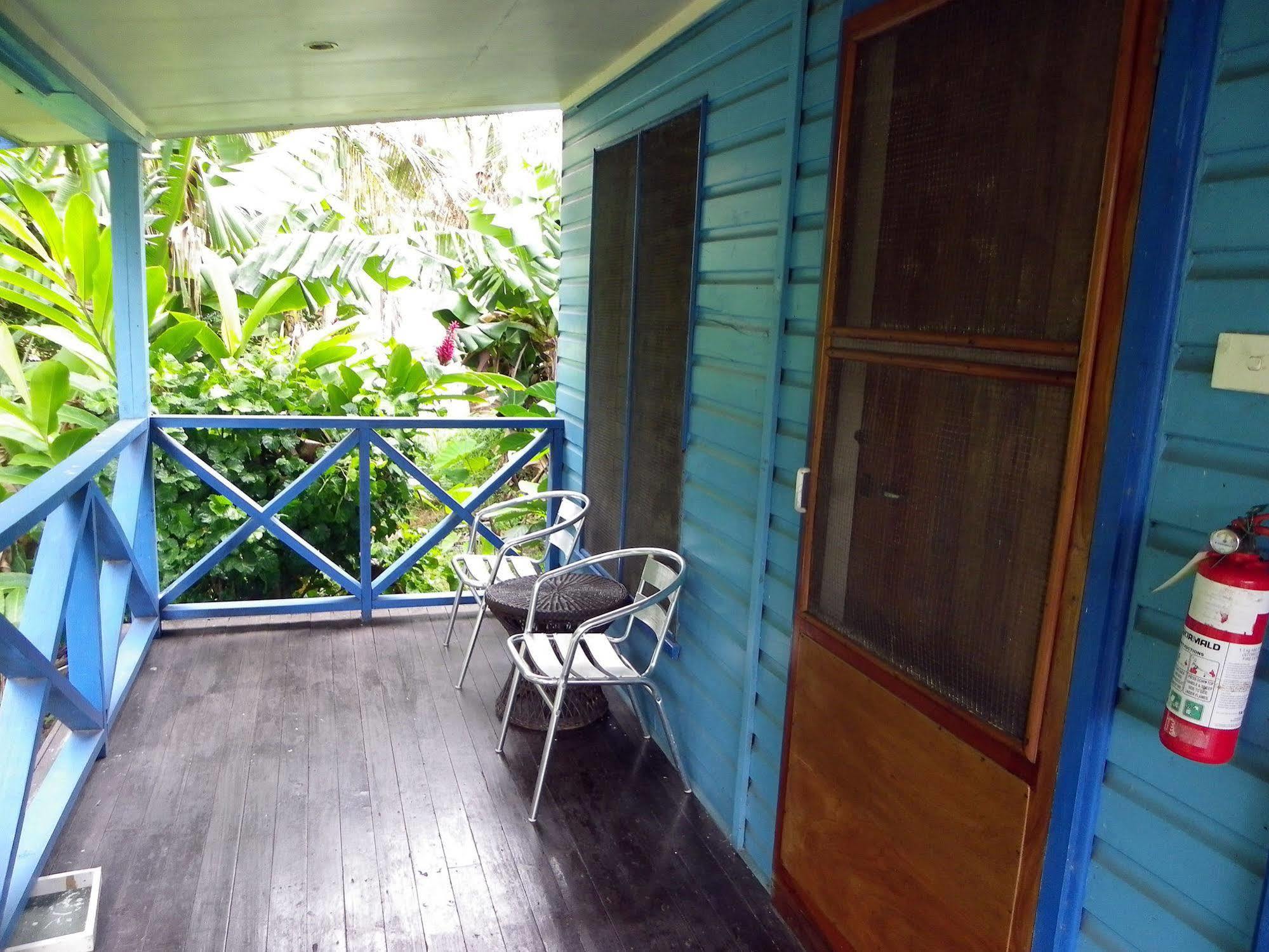 Ratu Kini Backpackers & Dive