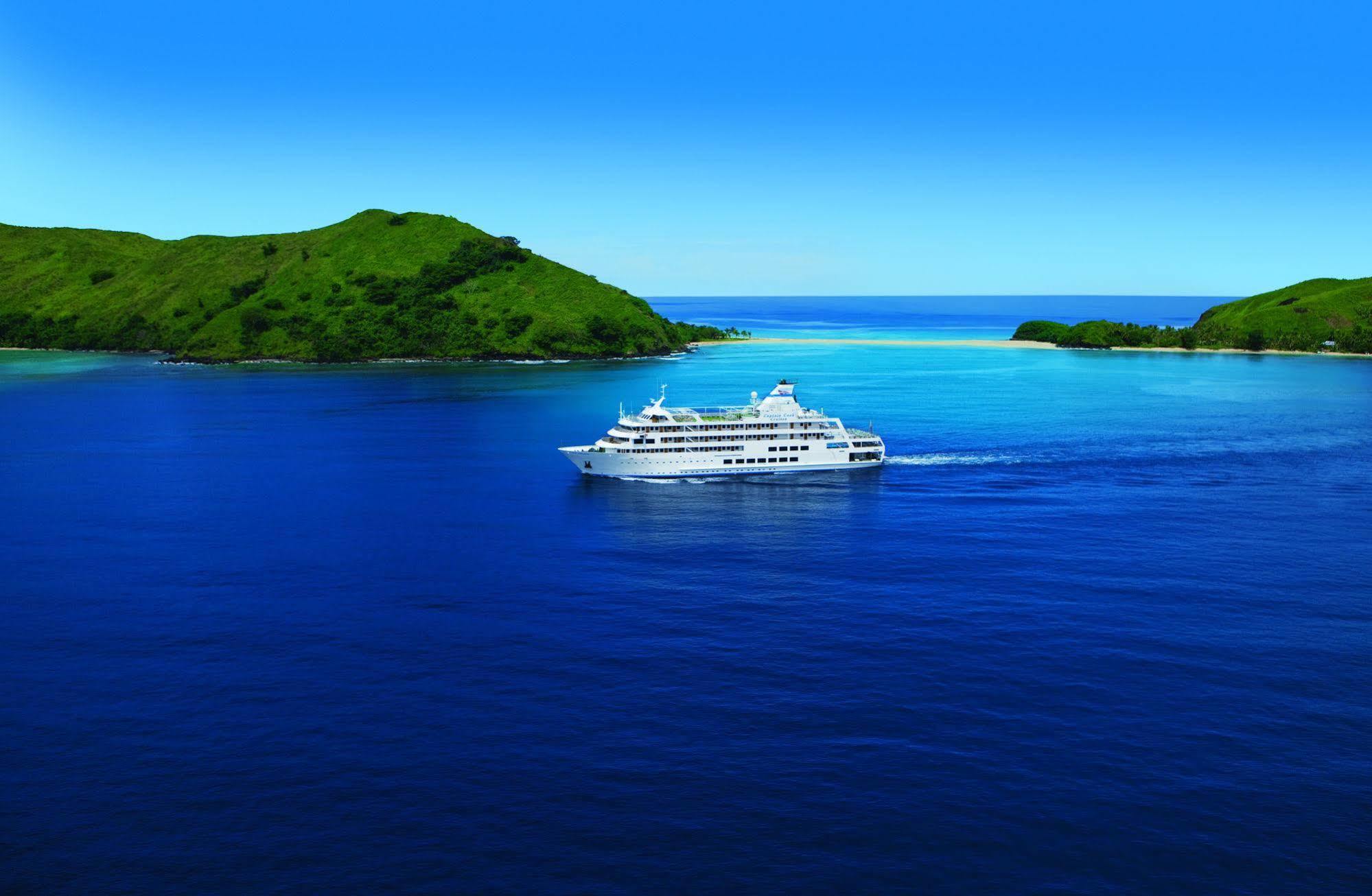 Captain Cook Cruises Fiji  4*