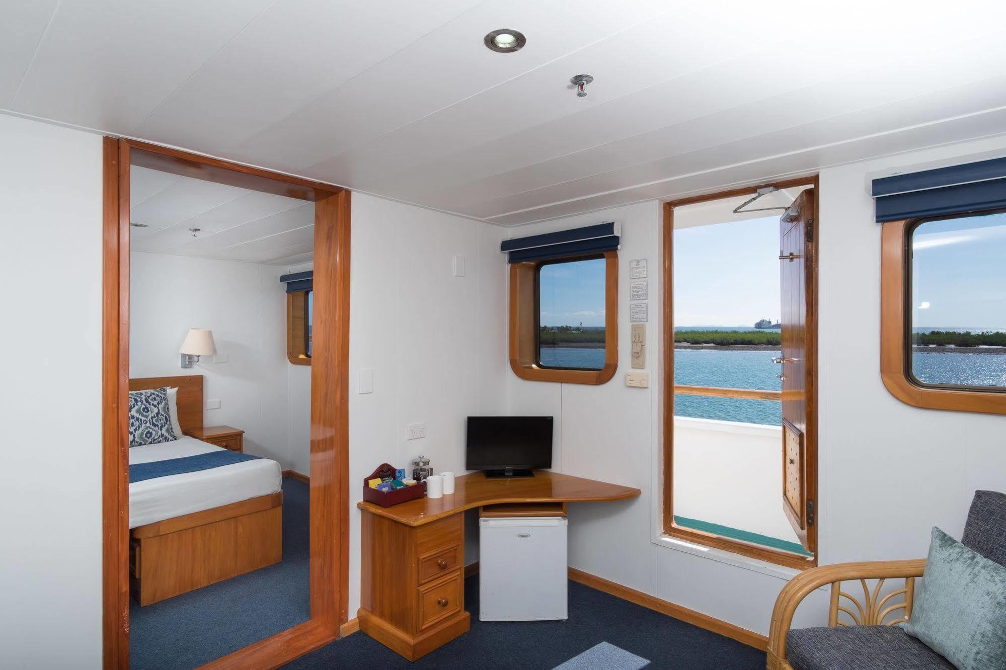 Captain Cook Cruises Fiji Denarau Island
