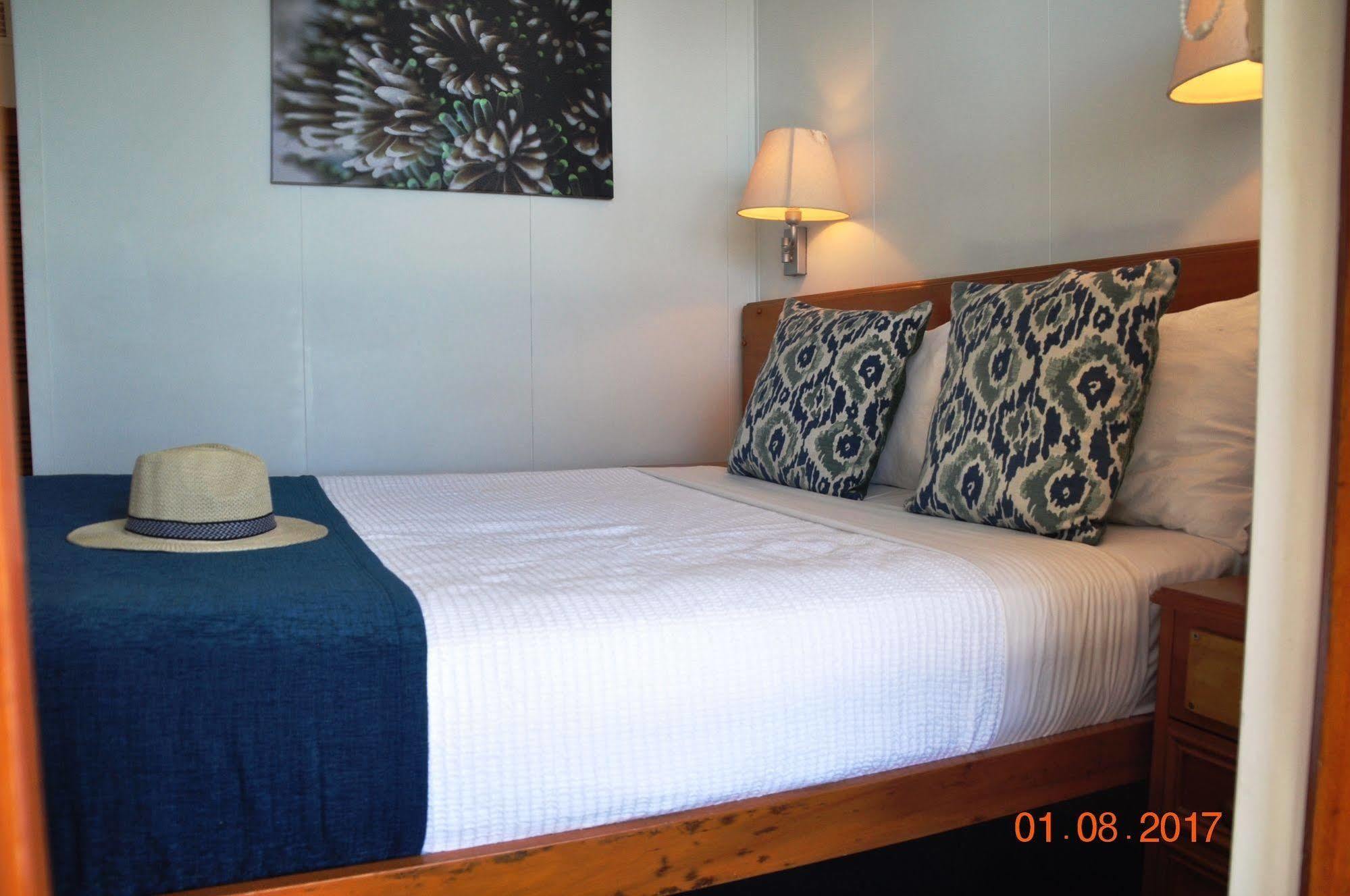 Captain Cook Cruises Fiji Denarau Island