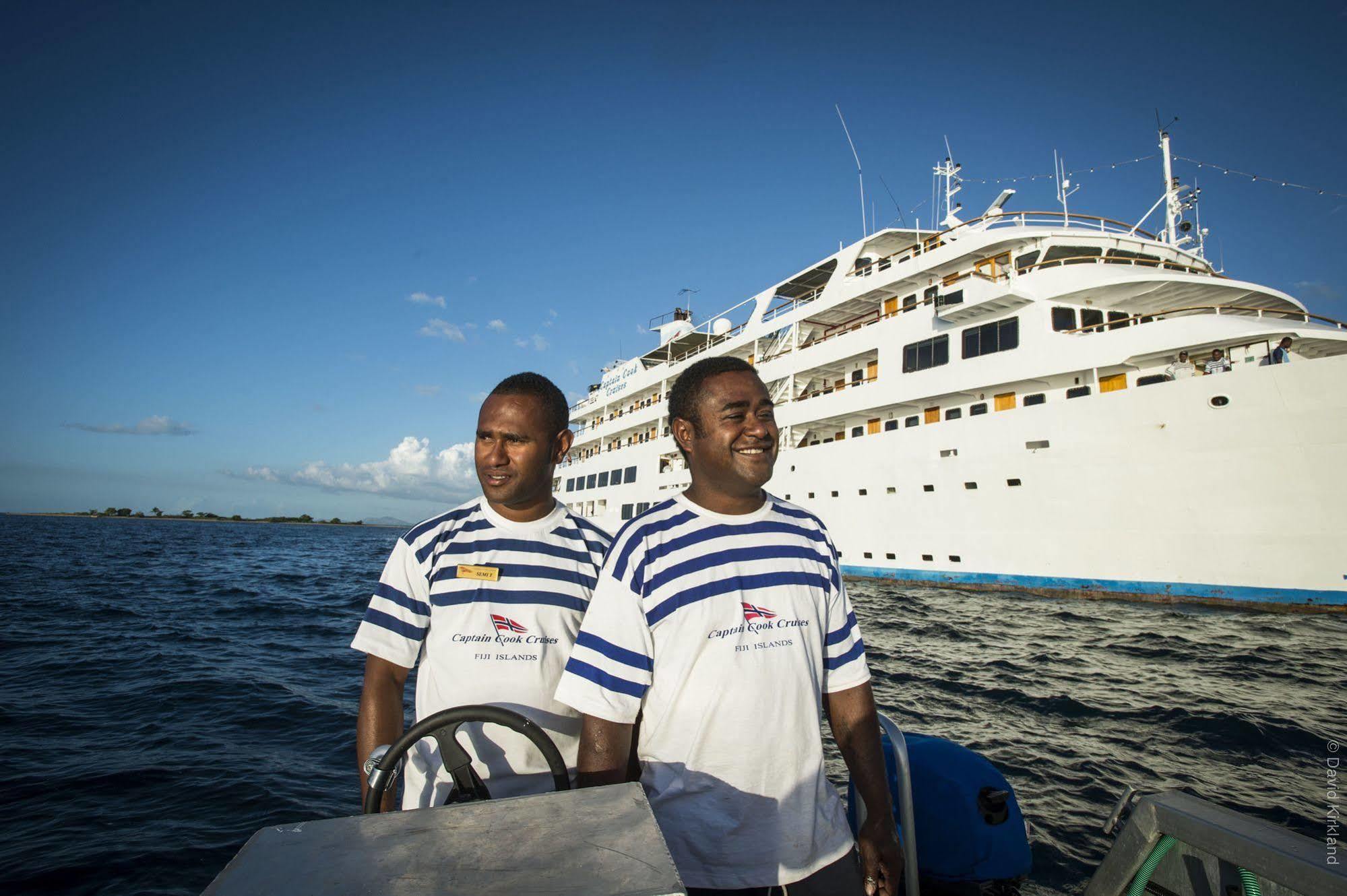Captain Cook Cruises Fiji  4*