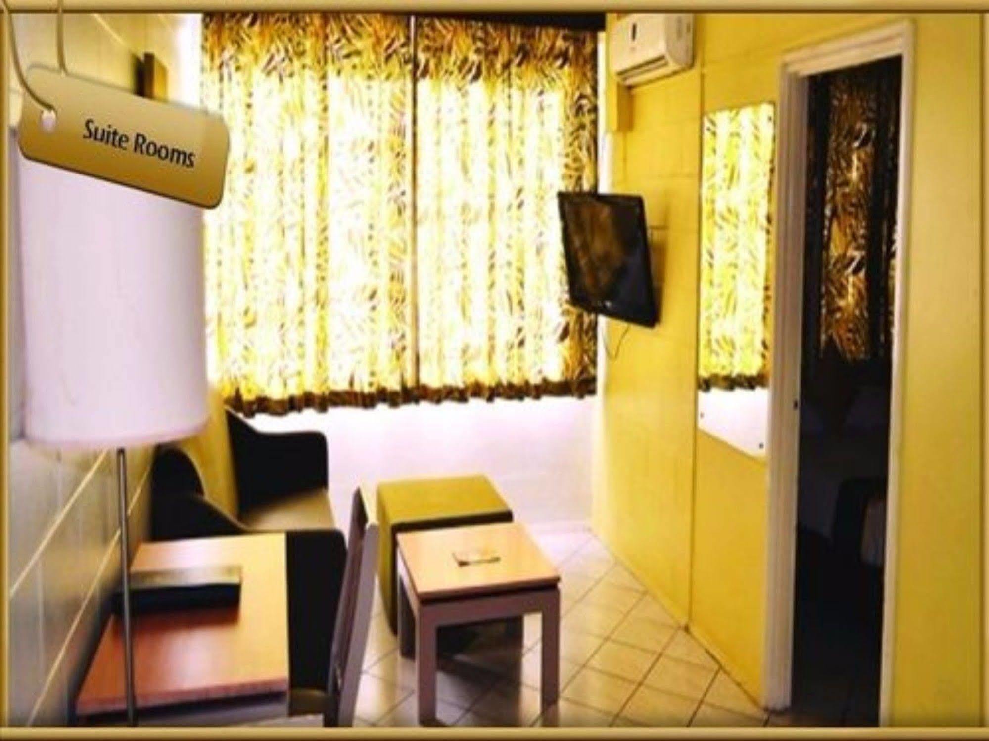 Peninsula International 3* Suva