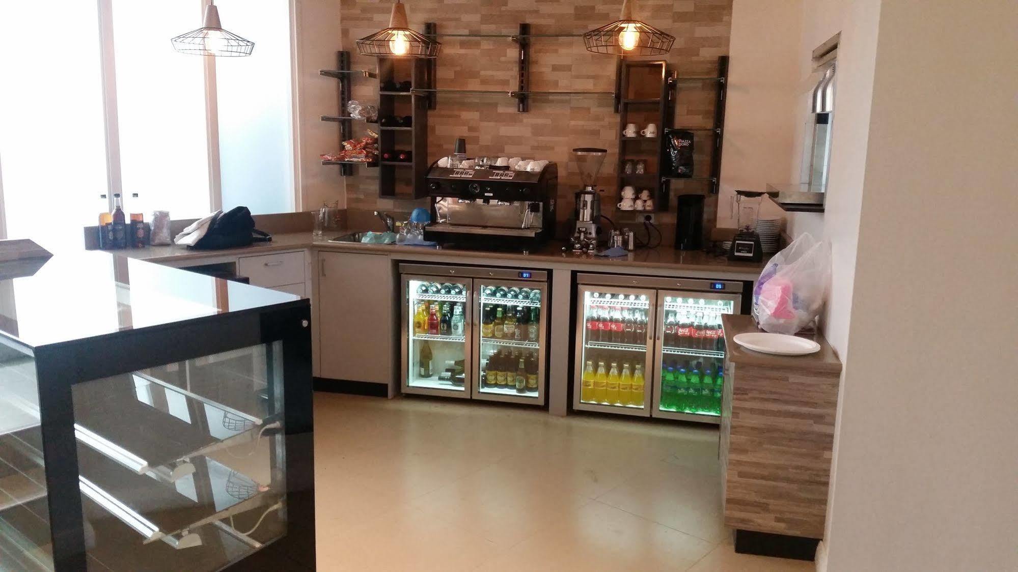 Peninsula International 3* Suva