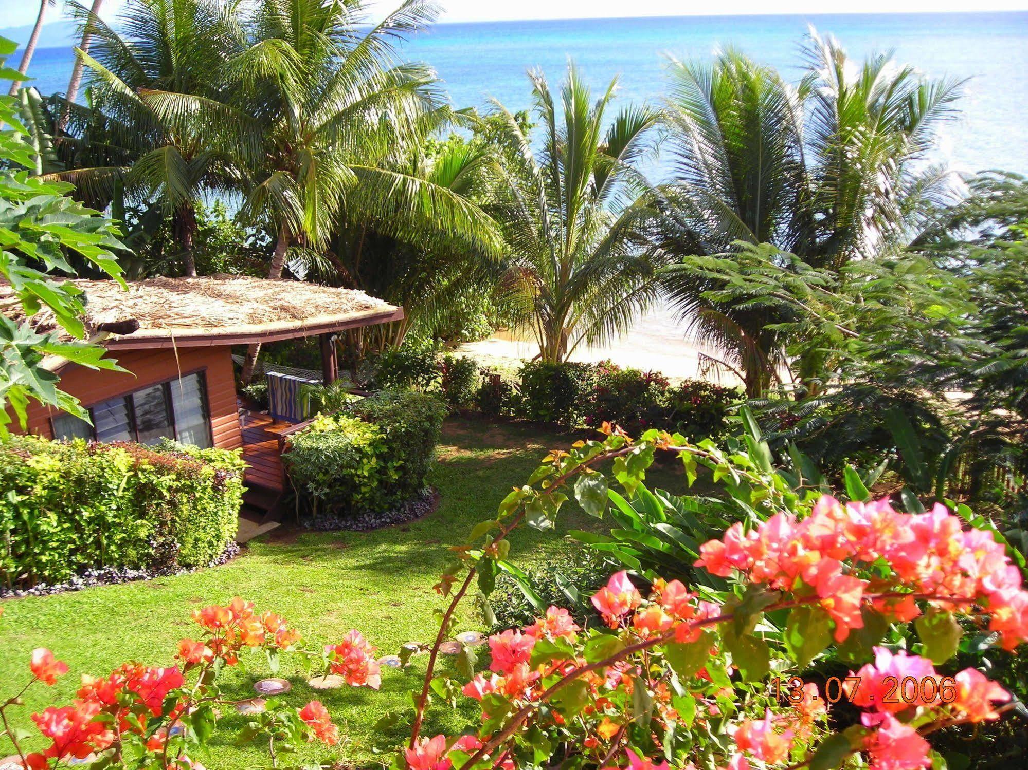 Coconut Grove Beachfront Resort Matei