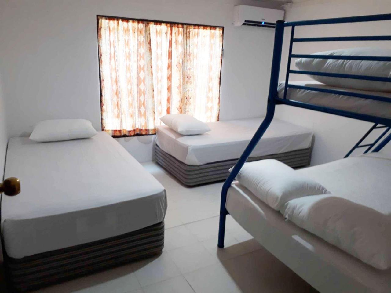 Ratu Kini Backpackers & Dive 2* Mana Island