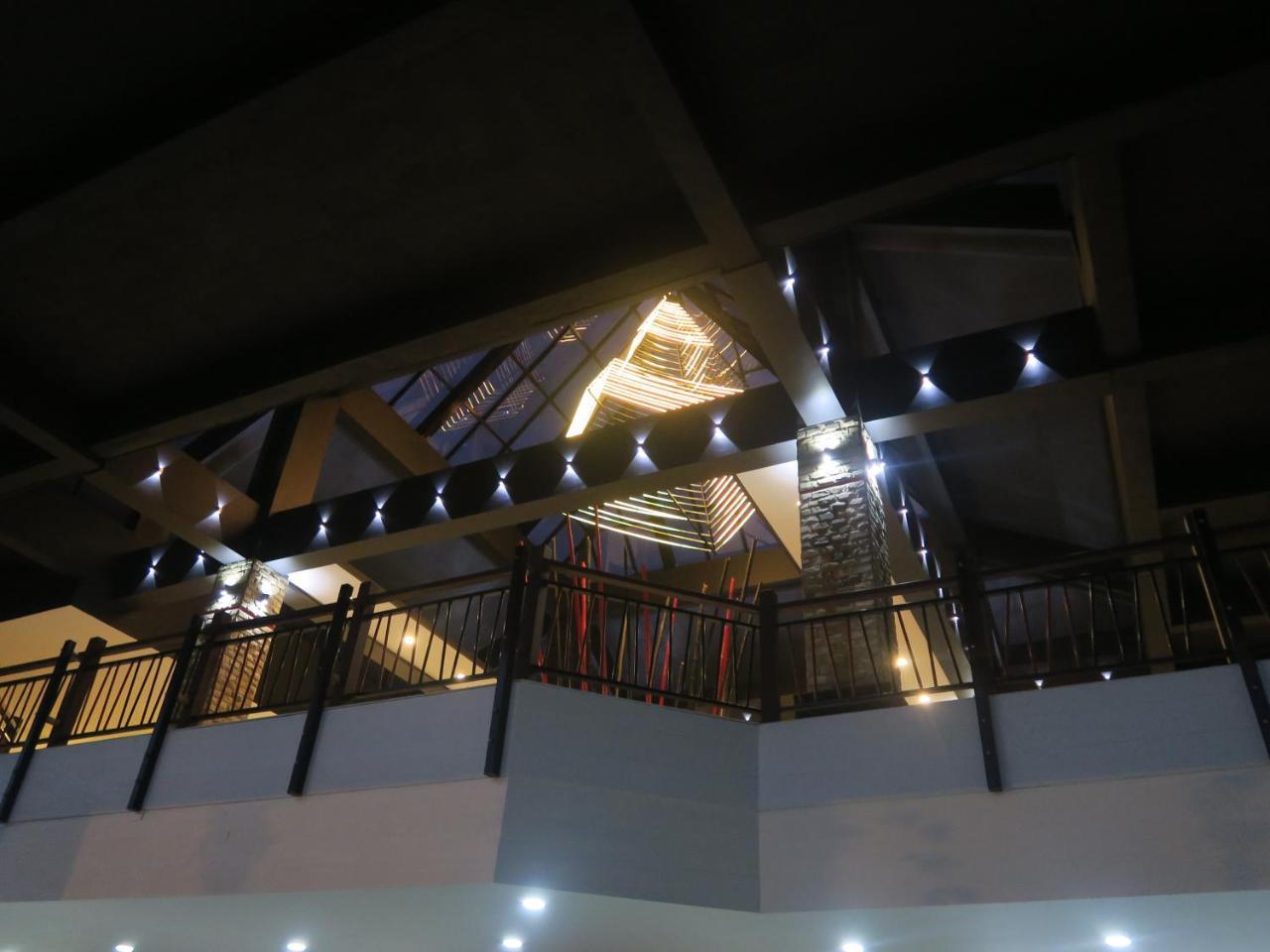 Nasau &