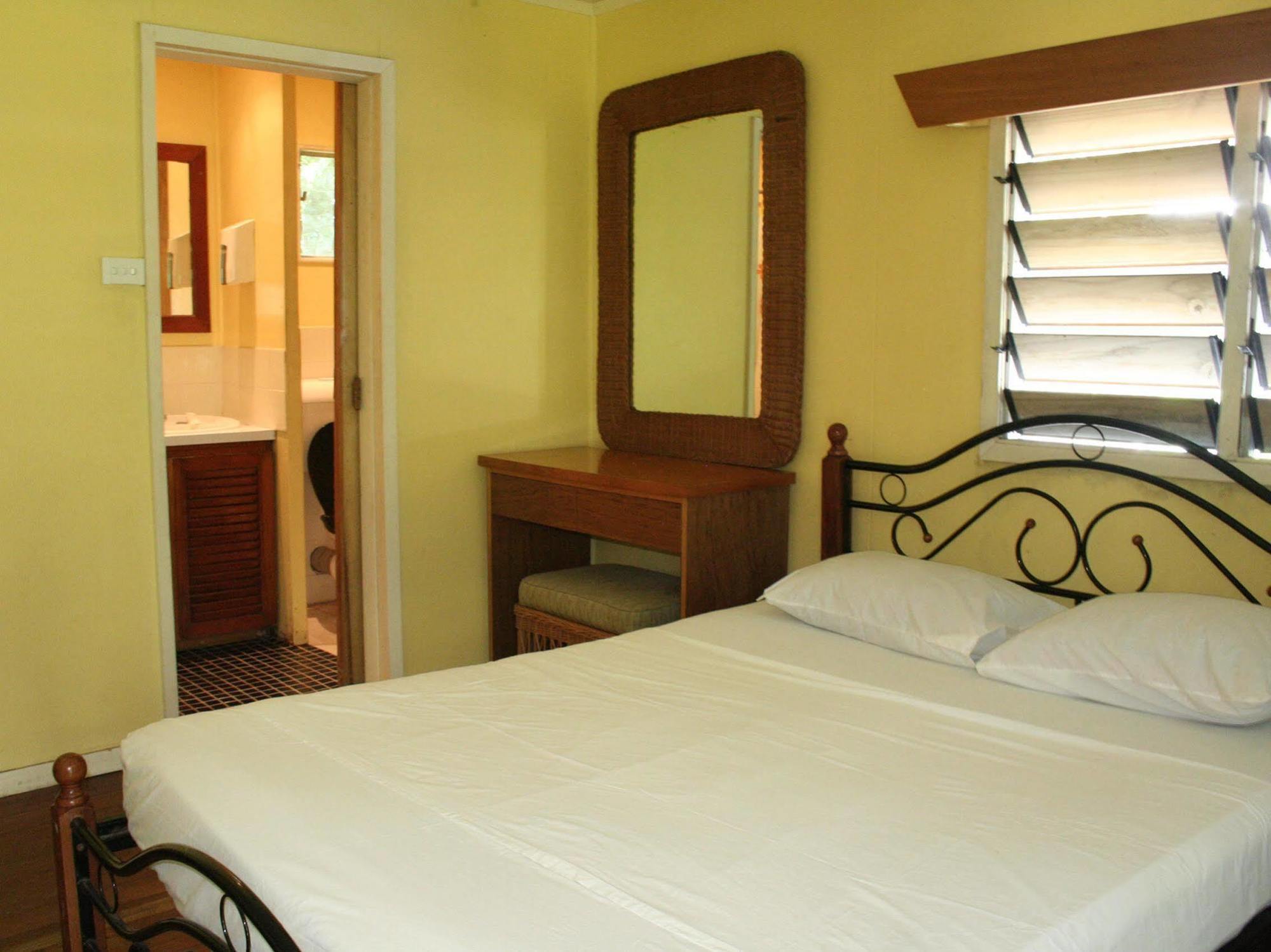 Ratu Kini Backpackers & Dive