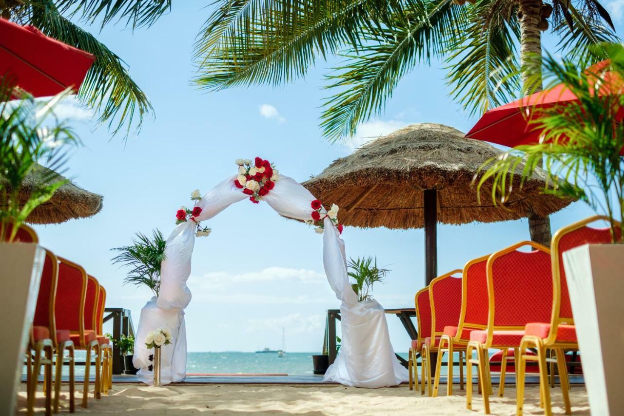 Aparthotel Ramada Suites By Wyndham Wailoaloa Beach Fiji