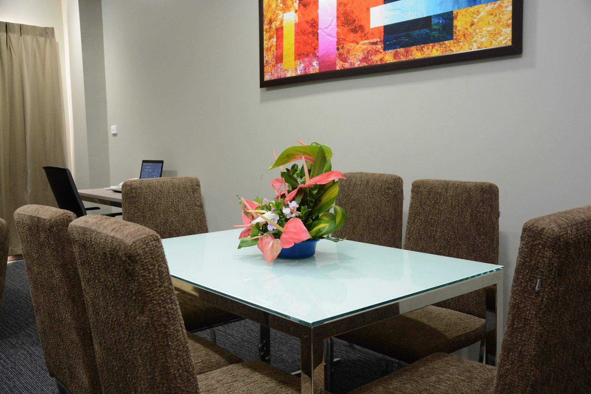 Ratsun Airport Apartment *