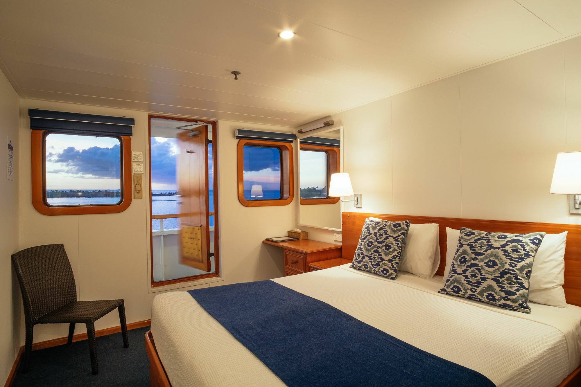  Captain Cook Cruises Fiji Denarau Island