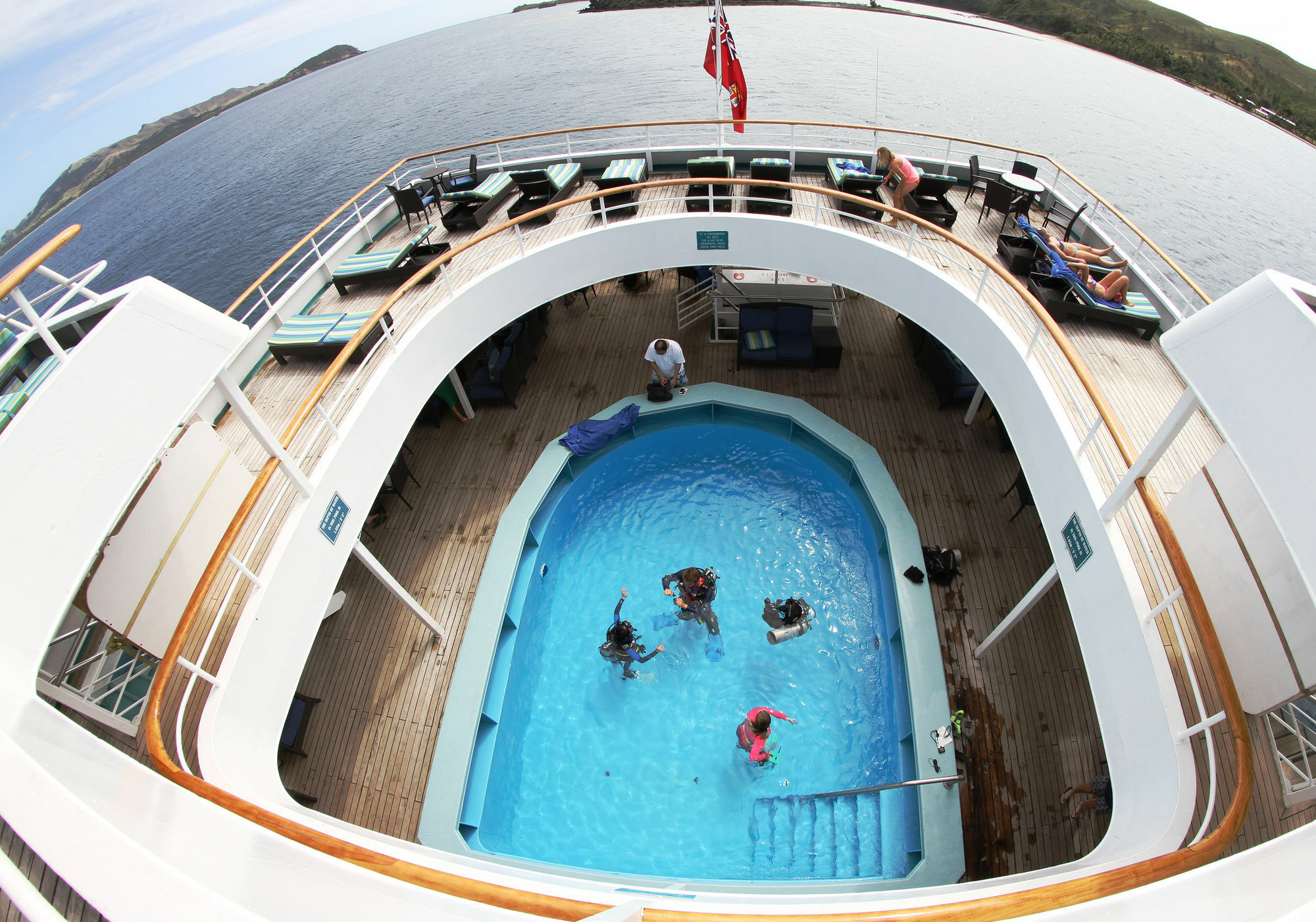 Captain Cook Cruises Fiji  4*