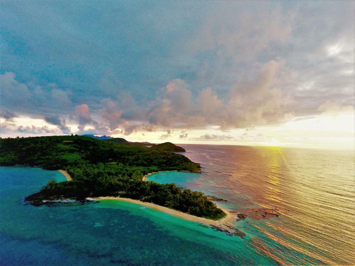 Barefoot Manta Island Resort Resort Drawaqa Island