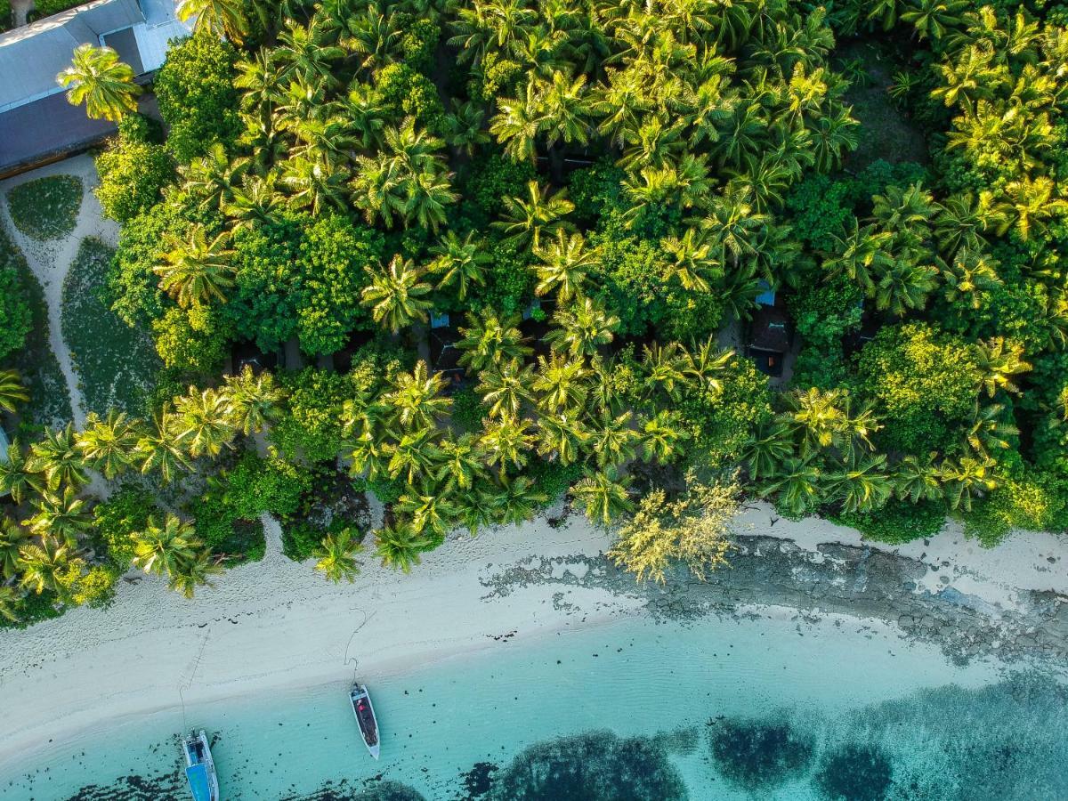 Barefoot Manta Island Resort