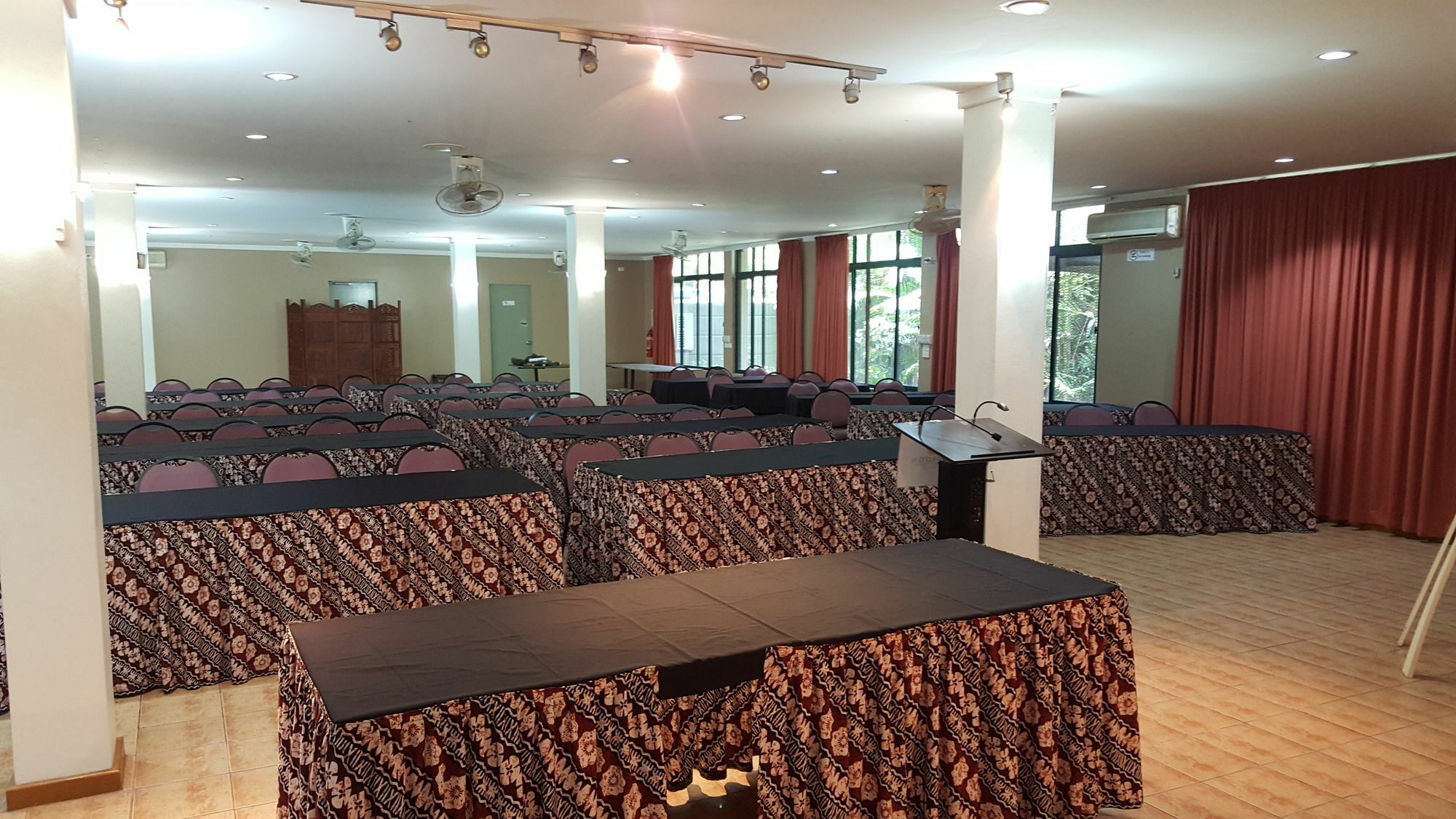 Hotel Hexagon International Hotel, & Nadi