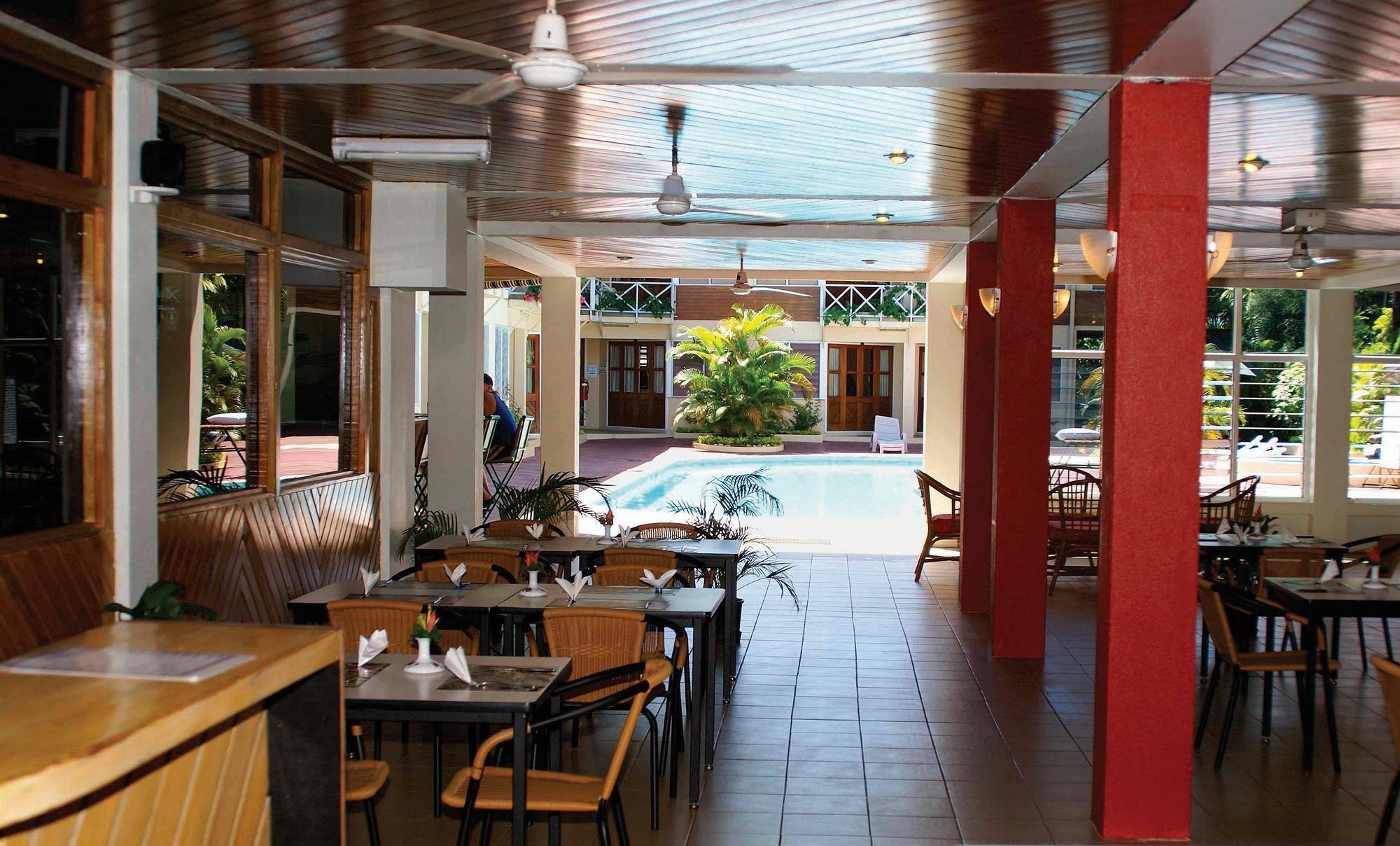Hexagon International Hotel, & Hotel 3*