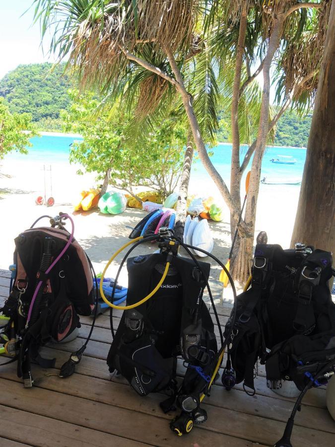 Paradise Cove 4*