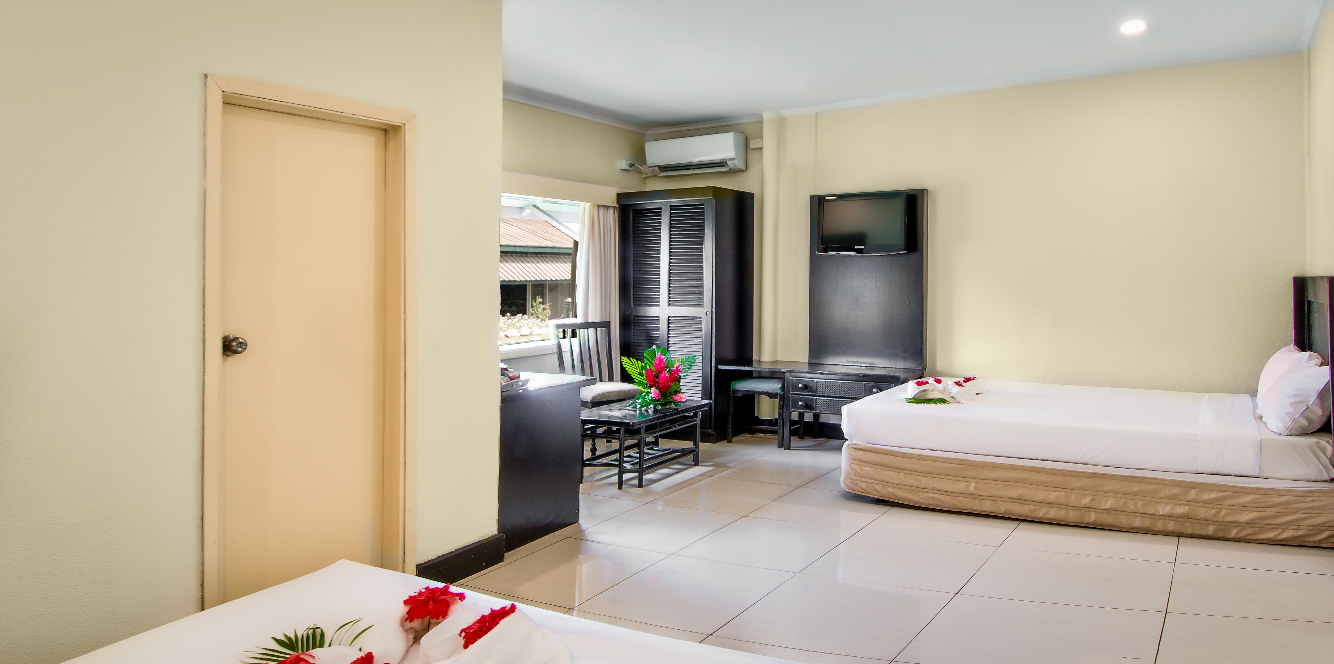 Tanoa Skylodge Hotel