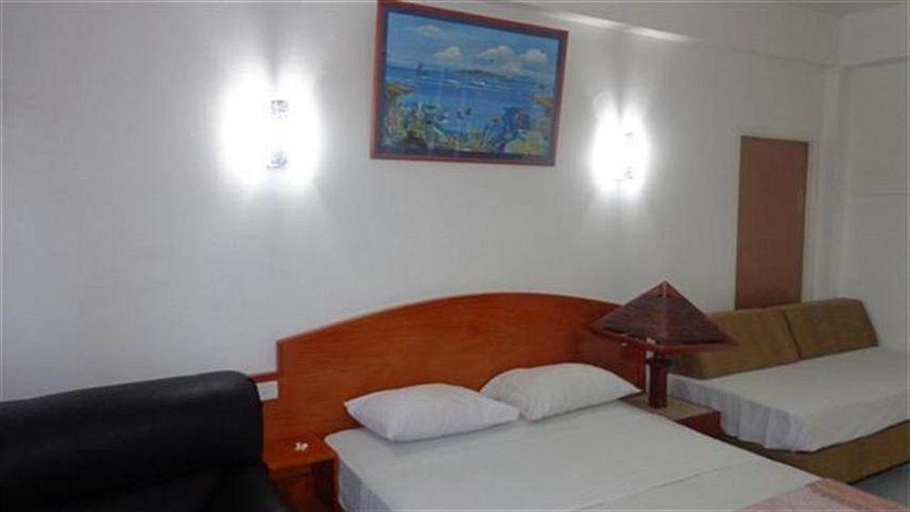 Downtown Hostel *