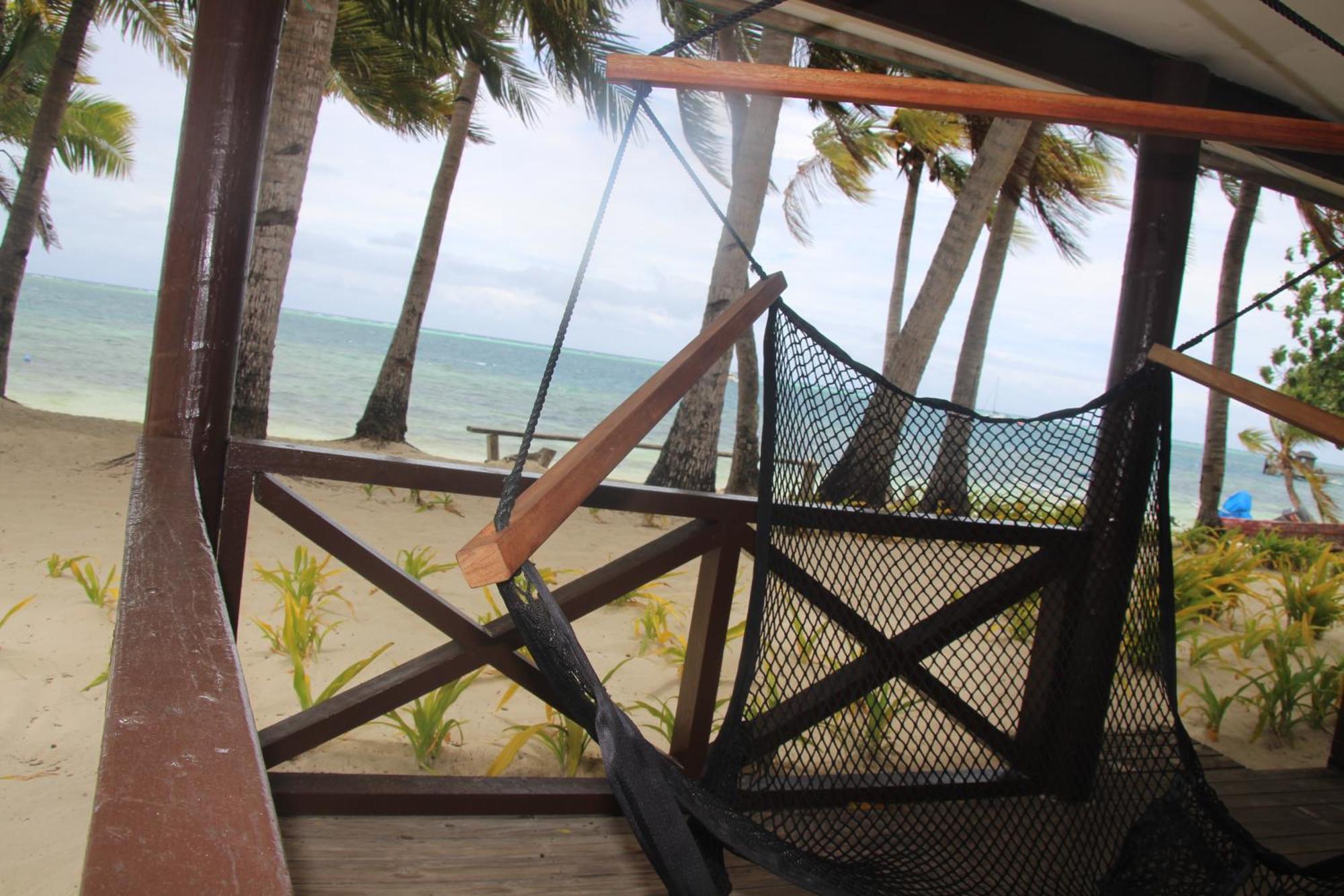 Backpackers And Dive Mana Island