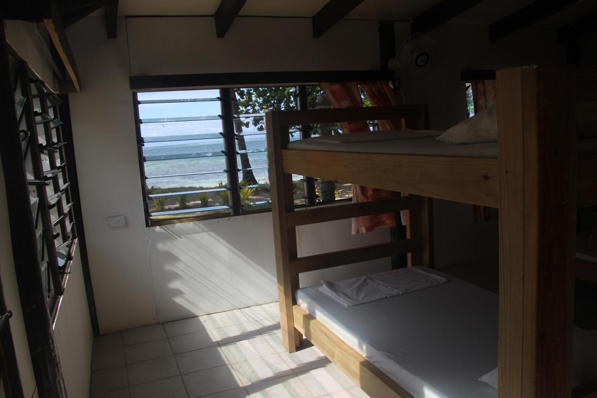 Resort Backpackers And Dive *