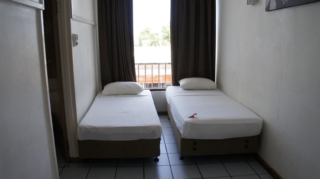 Downtown Hostel *