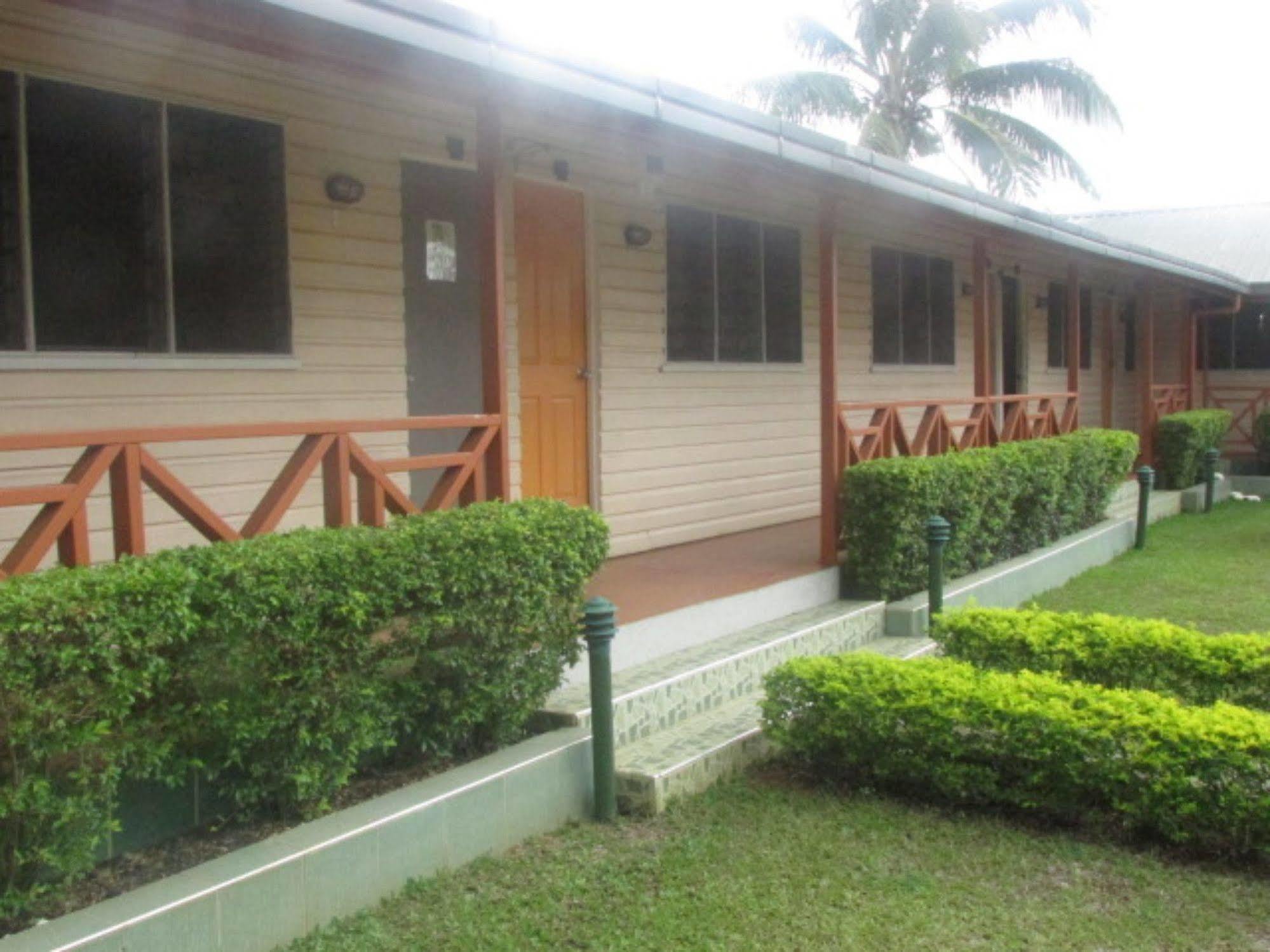 Resort Wailoaloa 2*